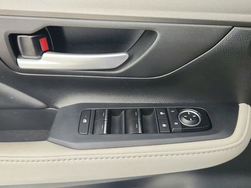 Used 2024 Toyota Grand Highlander XLE image 25