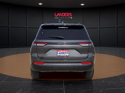 New 2026 Jeep Grand Cherokee Altitude RWD image 2