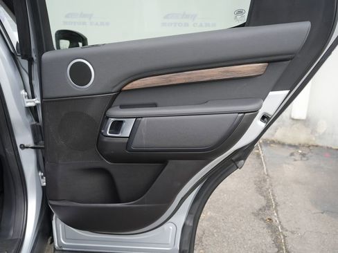 Used 2018 Land Rover Discovery HSE image 35