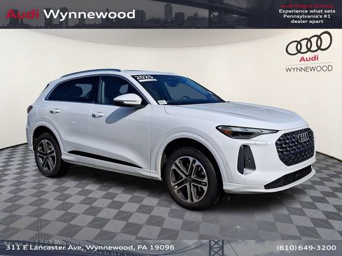 Certified 2025 Audi Q5 Premium w/ Convenience Package image 1