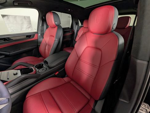 New 2026 Porsche Cayenne GTS AWD/4WD image 5