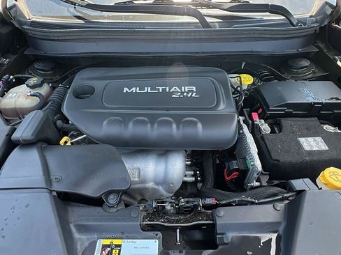 Used 2017 Jeep Cherokee 75th Anniversary AWD/4WD image 10