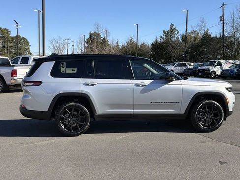 New 2025 Jeep Grand Cherokee L Limited AWD/4WD image 13