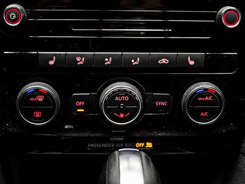 Used 2021 Volkswagen Passat 2.0T SE image 21