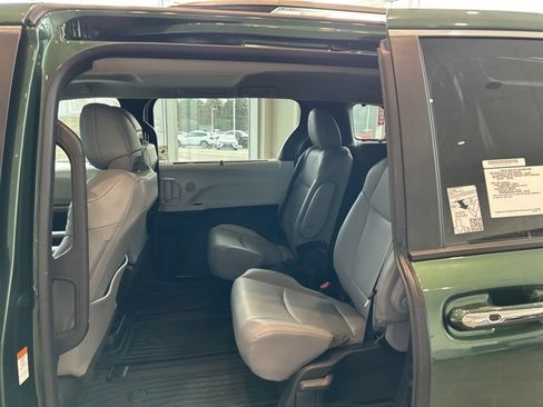 New 2026 Toyota Sienna XLE image 15