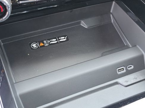 New 2026 Chevrolet Suburban High Country image 30