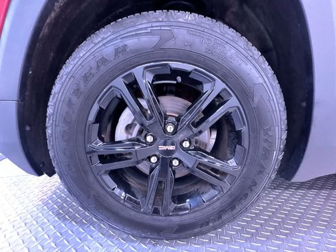 Used 2024 GMC Terrain AT4 AWD/4WD image 10