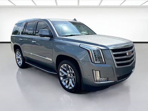 Used 2019 Cadillac Escalade Luxury AWD/4WD image 4