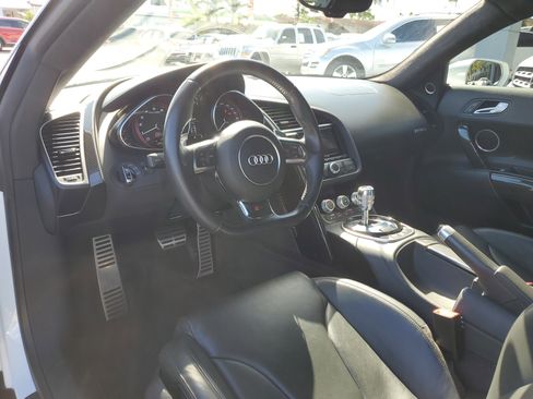 Used 2015 Audi R8 V10 w/ Full Leather Package image 17
