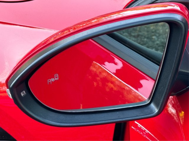Used 2018 Volkswagen GTI SE FWD image 30