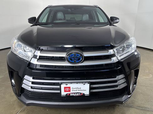 Used 2019 Toyota Highlander XLE AWD/4WD image 6
