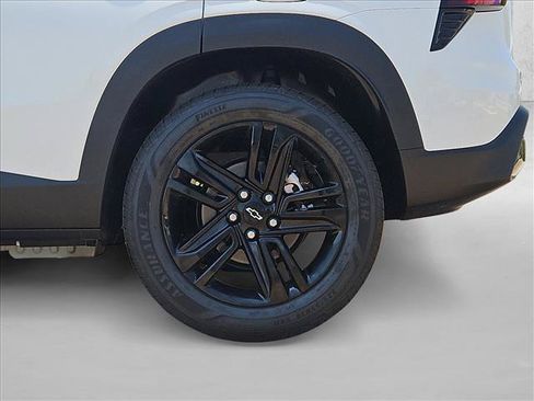 New 2026 Chevrolet Trax ACTIV w/ Sunroof Package FWD image 10