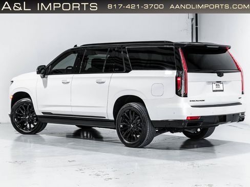 Used 2024 Cadillac Escalade ESV Premium Luxury w/ Performance Package AWD/4WD image 37