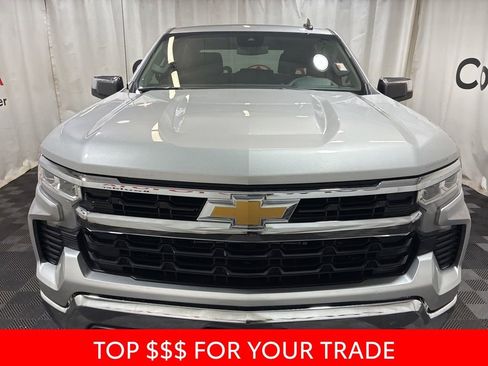 Used 2022 Chevrolet Silverado 1500 LT AWD/4WD image 2