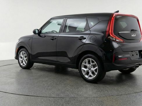 Used 2025 Kia Soul LX w/ LX Technology Package FWD image 6