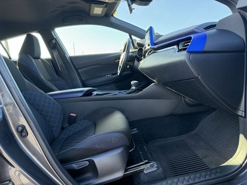 Used 2021 Toyota C-HR LE image 17