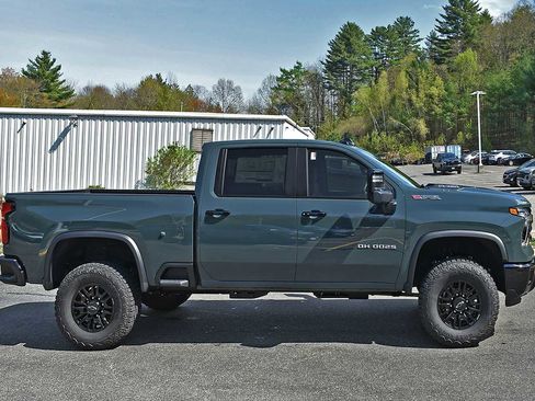 New 2026 Chevrolet Silverado 2500 ZR2 w/ LPO, Dark Essentials Package AWD/4WD image 6