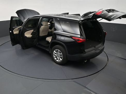 Used 2023 Chevrolet Traverse LS FWD image 14