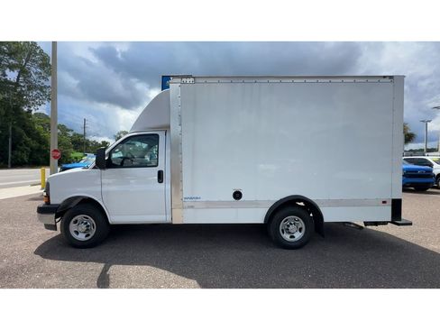 New 2025 Chevrolet Express 3500 Work Van w/ Power Convenience Package image 5