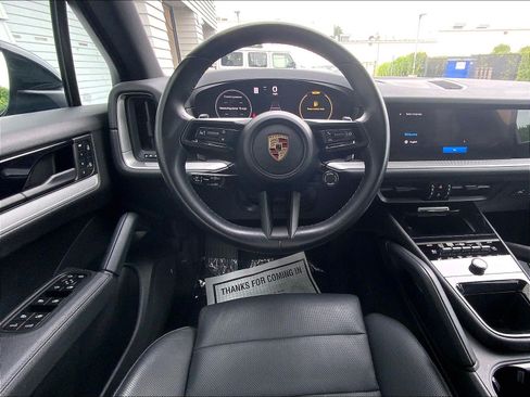 Used 2024 Porsche Cayenne S AWD/4WD image 13