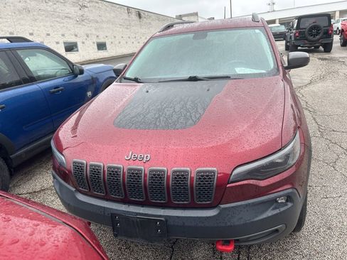 Used 2019 Jeep Cherokee Trailhawk w/ Cold Weather Group AWD/4WD image 2