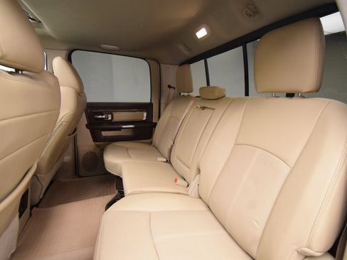 Used 2018 RAM 1500 Laramie AWD/4WD image 26