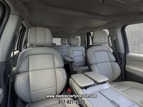 New 2026 Lincoln Navigator Premiere AWD/4WD image 10