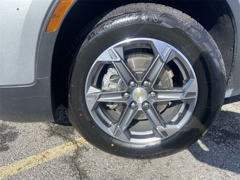 Certified 2025 Chevrolet Blazer LT image 32