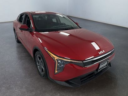 New 2025 Kia K4 LXS