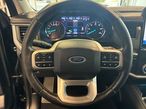 Used 2024 Ford Expedition XLT AWD/4WD image 24