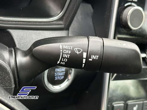 Used 2021 Toyota Avalon XLE image 24