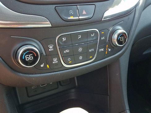 Used 2024 Chevrolet Equinox LT AWD/4WD image 14