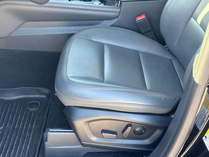 Used 2025 Ford Explorer Active w/ Active Comfort Package AWD/4WD image 18