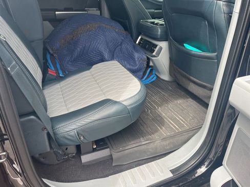 Used 2022 Ford F150 Limited image 9