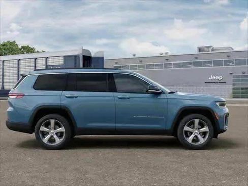 New 2026 Jeep Grand Cherokee L Limited w/ Luxury Tech Group II AWD/4WD image 11