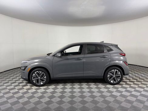 Used 2023 Hyundai Kona SE w/ Cargo Package FWD image 9