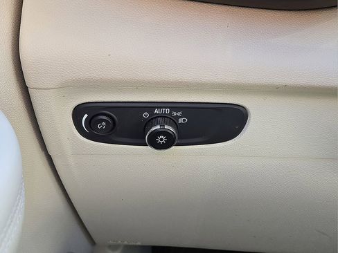 Used 2023 Buick Envision Preferred image 25