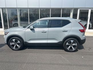 Certified 2025 Volvo XC40 B5 Plus AWD/4WD video 2