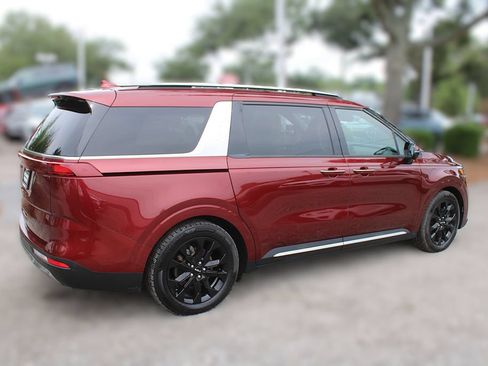 Used 2023 Kia Carnival SX Prestige FWD image 9
