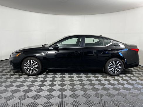 Used 2026 Nissan Altima 2.5 SV FWD image 8