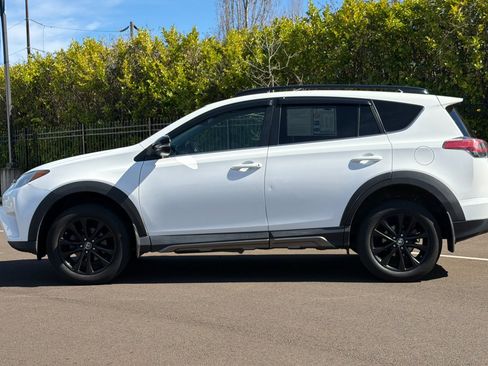 Used 2018 Toyota RAV4 Adventure image 7