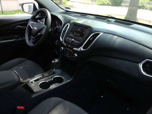 Used 2020 Chevrolet Equinox LT w/ LPO, Floor Liner Package FWD image 24