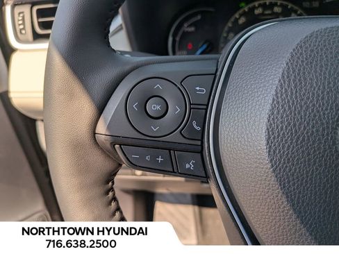 Used 2025 Toyota RAV4 XLE AWD/4WD image 26