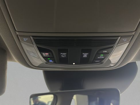 Used 2024 Acura RDX SH-AWD image 29