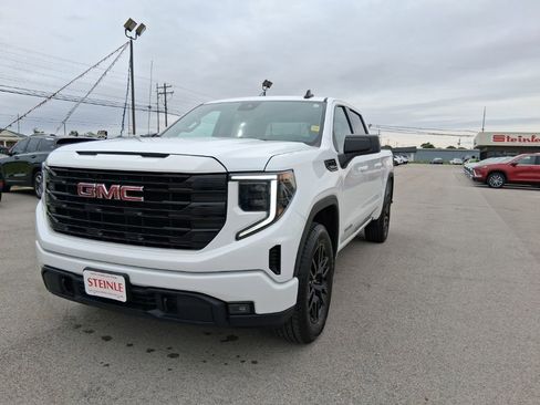 Used 2023 GMC Sierra 1500 Elevation AWD/4WD image 2
