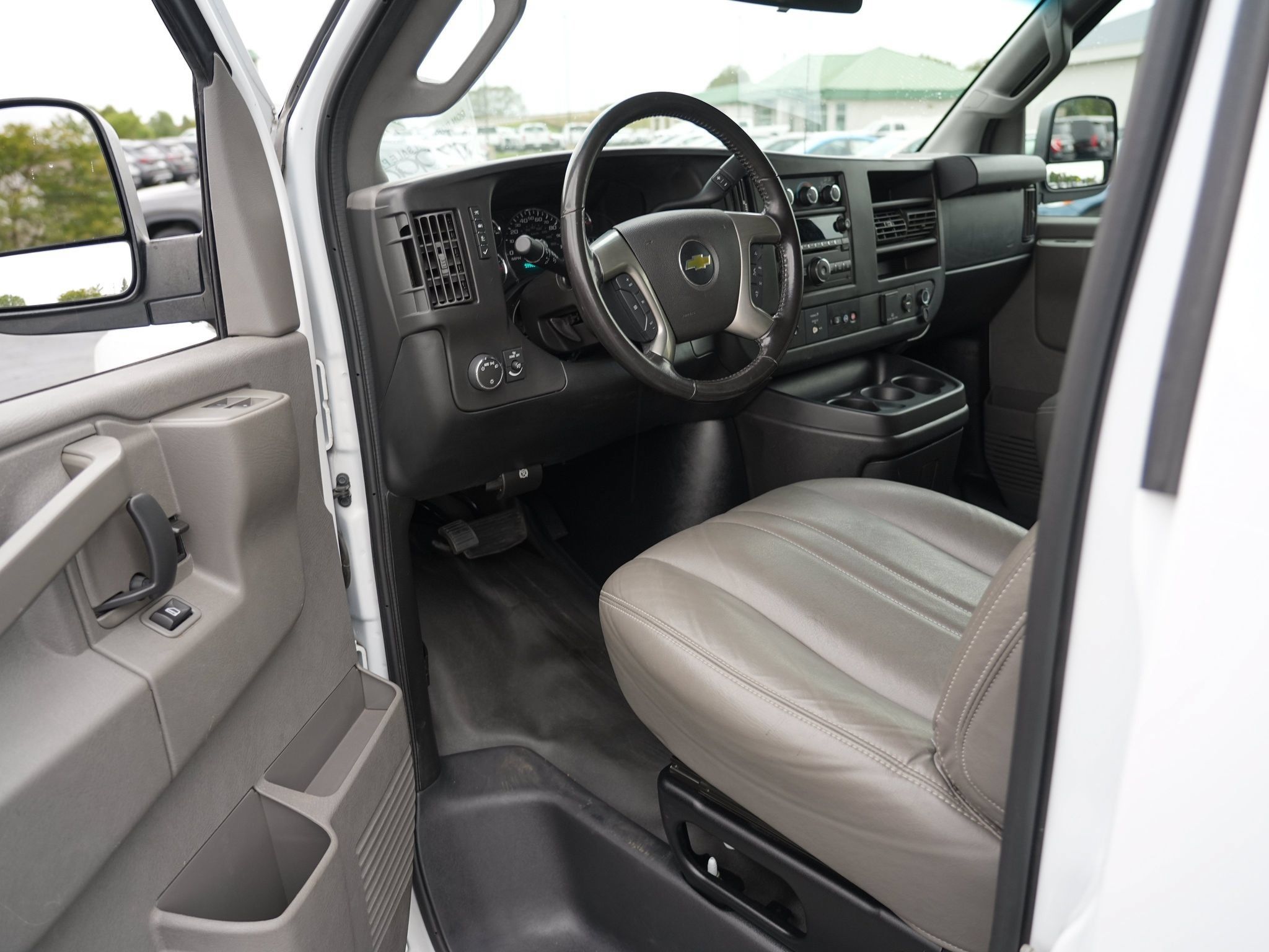Used 2017 Chevrolet Express 2500 LS RWD image 14
