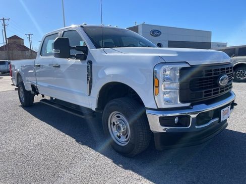Used 2024 Ford F250 XL w/ XL Chrome Package image 3