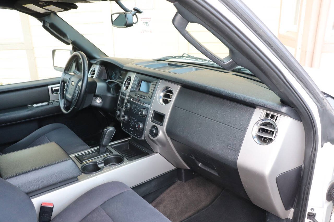 Used 2015 Ford Expedition XLT AWD/4WD image 19