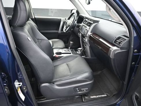 Used 2018 Toyota 4Runner Limited AWD/4WD image 10