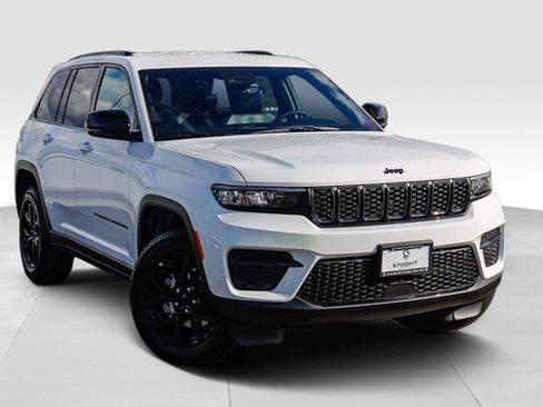 New 2025 Jeep Grand Cherokee Altitude image 2